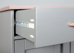 3-trg. Kommode Anrichte Sideboard LUZERNA 4.1 Grau Sepia Kiefer Massiv