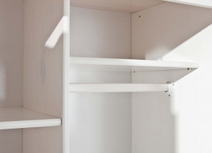 2-trg. Kleiderschrank Schrank Schlafzimmerschrank Bauernschrank Landhausstil REUTTE Wei� Massiv lackiert
