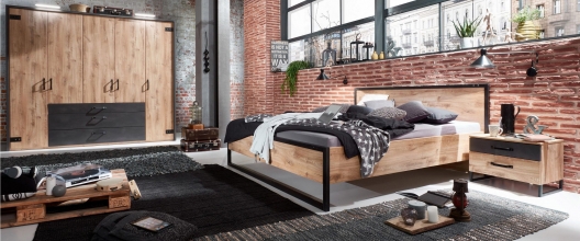 5 trg. Kleiderschrank DETROIT F99252 in Plankeneiche Nachbildung, Absetzung Raw steel + Metall