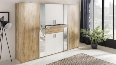 8 trg. Kleiderschrank ODESSA D20245 in Plankeneiche Nachbildung, Absetzung wei� mit Accessoire-Fach und Spiegel