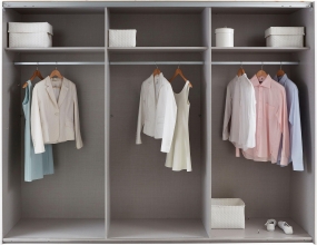 Schwebet�renschrank Kleiderschrank BERT 457 862 in Wei�, Abs. Eiche s�gerau Nachbildung 270 cm