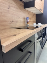 Einbauk�che K�che LAVIA MUSTER K�che Anrichte H�ngeschrank schwarz Artisan Eiche 330 cm Ausstellungsst�ck in B�hne