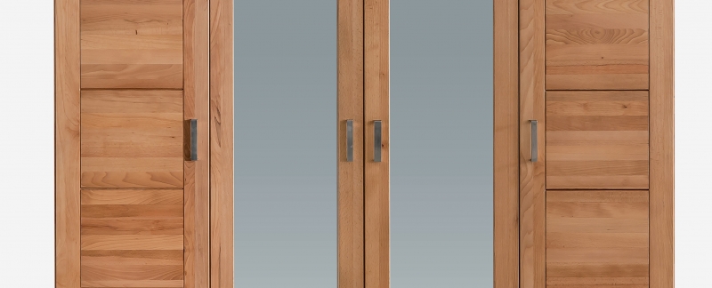 4-trg. Schrank Kleiderschrank Spiegelschrank Kernbuche massiv ge�lt