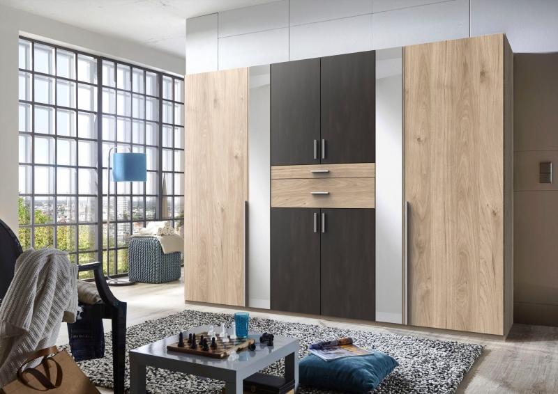 8 trg. Kleiderschrank ODESSA D26 245 in Hickory Oak Nachbildung, mittlere T�ren Raw Steel mit Accessoire-Fach und Spiegel