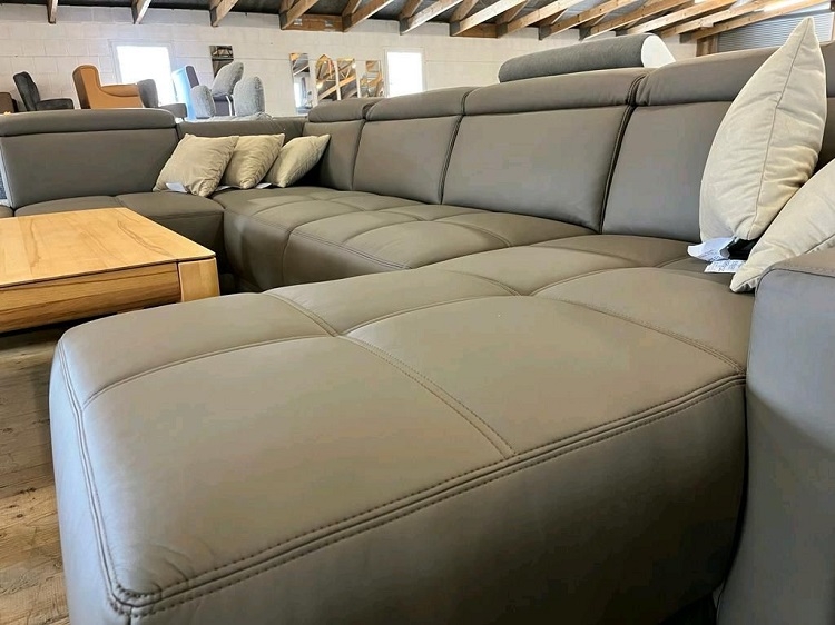 Wohnlandschaft U-Form Sofa Couch AVA Kunstleder Softlux Schlamm Ausstellung BH