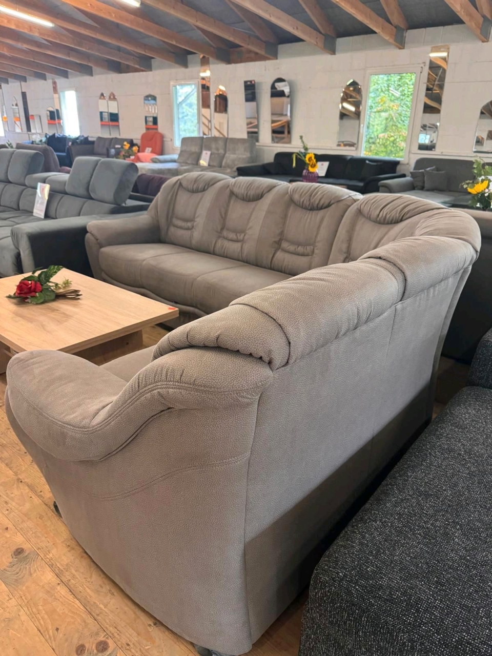 Rundecke Rundsofa Couch Sofa BENSON mit Schlaffunktion Ausstellung B�hne